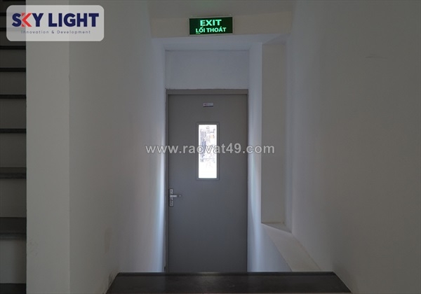 ~/Img/2026/6/cua-chong-chay-canh-don-sky-light-nho-gon-an-toan-01.jpg