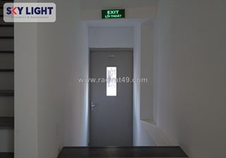 Cửa chống cháy cánh đơn sky light: nhỏ gọn, an toàn