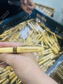 Cung cấp bút gỗ - hộp bút gỗ khắc laser - quà tặng doanh nghiệp - giá ưu đãi cho số lượng nhiều