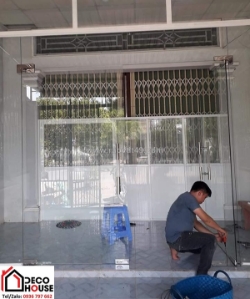 Lưu ý khi lắp đặt cầu thang kính cường lực cho nhà ở hiện đại