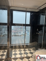 Mẫu cabin tắm hệ slim cửa lùa giúp tiết kiệm diện tích