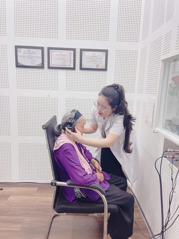 Máy trợ thính-món quà ý nghĩa dành tặng người thân nghe kém
