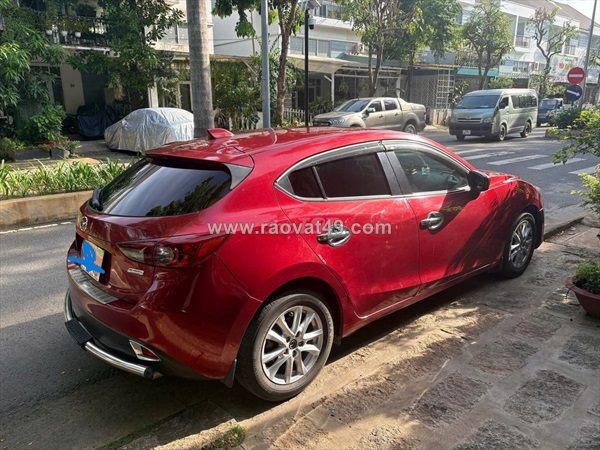 Mazda 3 1.5 at sản xuất 2016, màu đỏ, odo 48.500 km.
