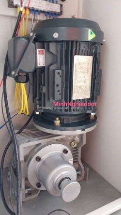 Motor cổng trượt công nghiệp minh nghĩa – giải pháp an toàn cho cổng lớn