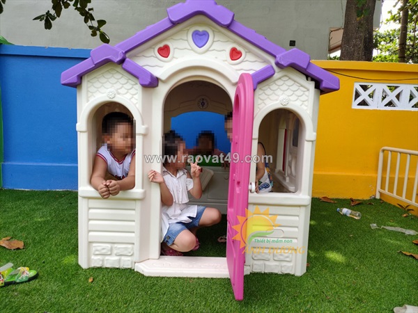 Nhà chơi cổ tích bằng nhựa cho trẻ em mầm non