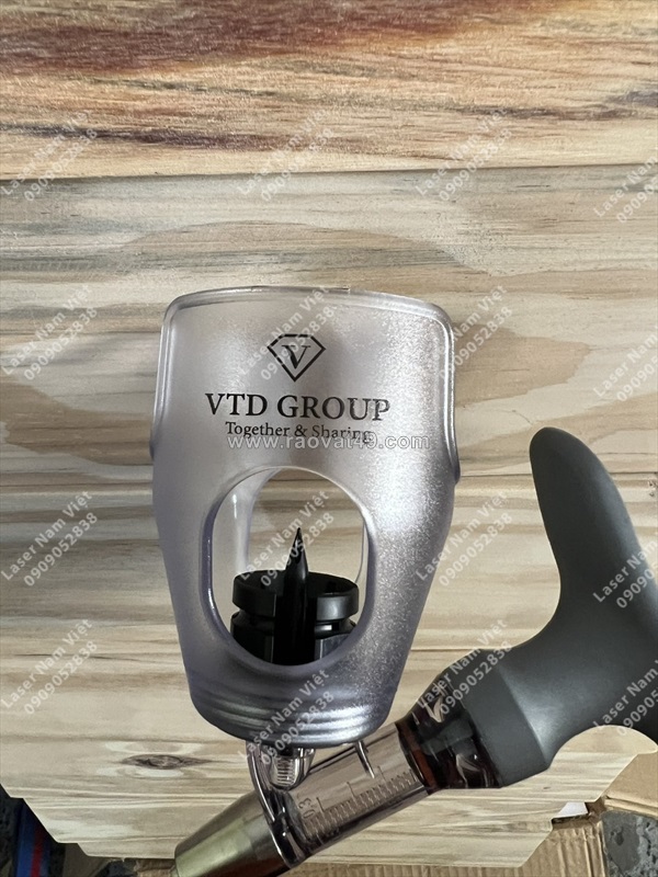 Nhận khắc laser xi lanh theo yêu cầu - khắc nhanh lấy liền