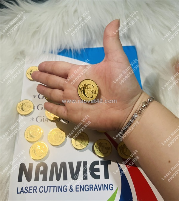 Sản xuất pin cài áo theo yêu cầu - thiết kế riêng theo thương hiệu