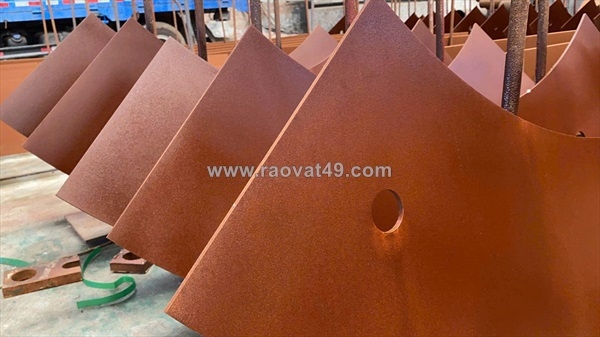 ~/Img/2026/6/thep-corten-a-xu-ly-tao-gi-san-be-mat-giai-phap-tham-my-tuc-thi-khoa-mau-chuyen-nghiep-va-gia-cong-theo-yeu-cau-tai-unicosteel-01.jpg