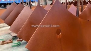 Thép corten a xử lý tạo gỉ sẵn bề mặt: giải pháp thẩm mỹ tức thì khóa màu chuyên nghiệp và gia công theo yêu cầu tại unicosteel