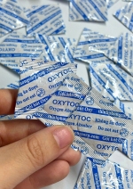 Vì sao bánh trung thu cần gói hút oxy oxytoc để chống mốc?