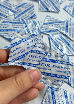 Vì sao bánh trung thu cần gói hút oxy oxytoc để chống mốc?