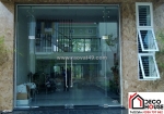 Vì sao nên lắp cửa kính cường lực cho nhà ở tại ô chợ dừa?