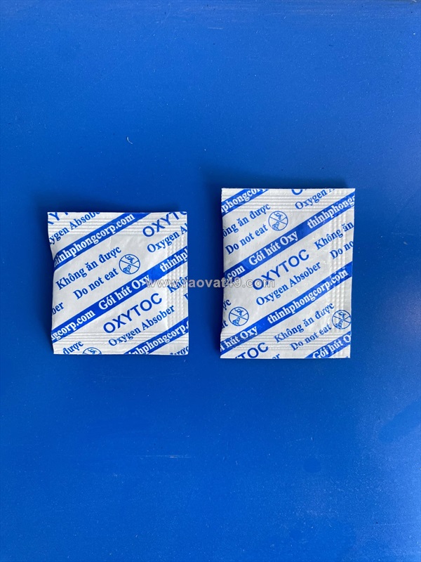 Vì sao nhiều cơ sở sản xuất bánh trung thu luôn cho thêm gói hút oxy?