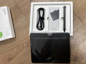 Wacom intuos small bluetooth black (ctl-4100wl/k0-cx/ca) – bảng vẽ không dây cho thiết kế & sáng tạo