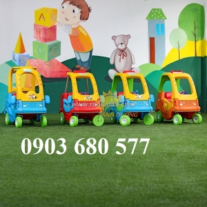 Xe chòi chân ô tô trẻ em cho trường mầm non, công viên, khu vui chơi
