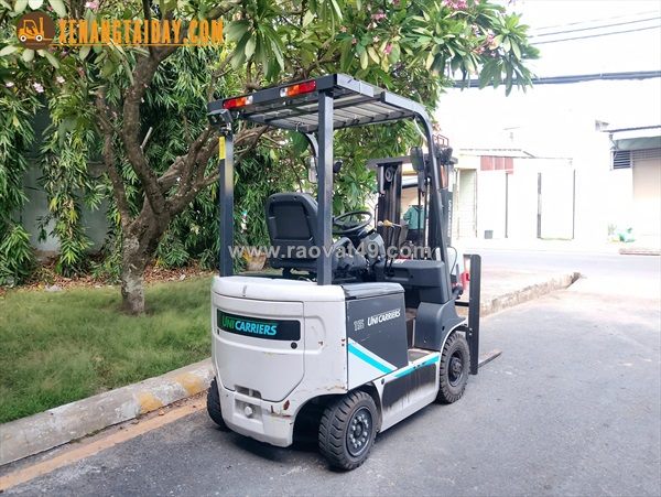 Xe nâng điện ngồi lái 1.5 tấn chức năng chui cont đời 2019