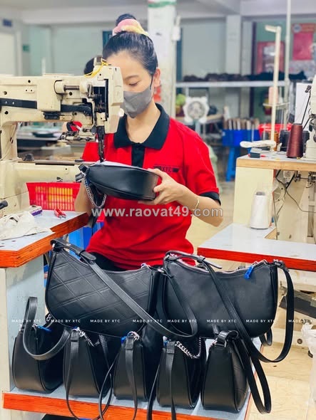 Xtc nhận sản xuất quà tặng đối tác chiến lược bằng đồ da