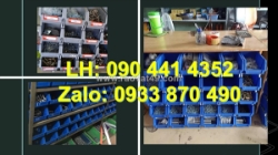 Bán khay nhựa đựng phụ tùng, khay nhựa đựng linh kiện, kệ nhựa đựng thiết bị máy móc