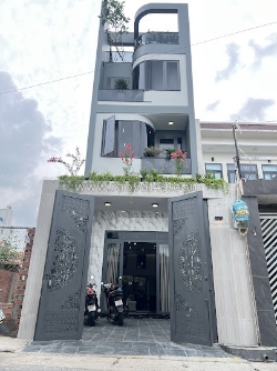 Bán nhà 2 lầu 1 trệt gần trung tâm hành chính dĩ an
