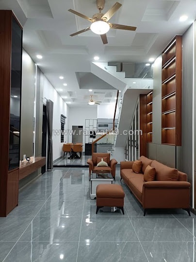 Bán nhà 2 lầu 1 trệt vicom 550 dĩ an