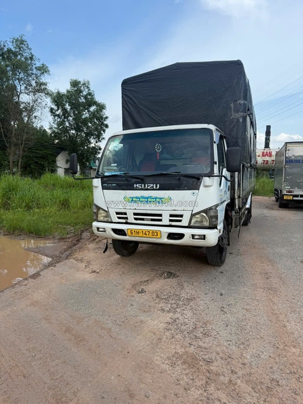 ~/Img/2026/7/ban-xe-tai-isuzu-47-tan-thung-dai-6-met-gia-chi-255-trieu-01.jpg