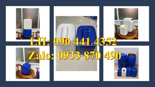 Can nhựa 5 lít đựng axit yếu, can nhựa 2 lít đựng chất tẩy vim, can nhựa 1 lít tròn đựng nước xả vải