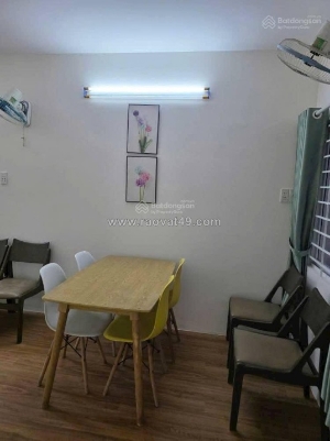 Chính chủ cần bán căn chung cư bàu cát 2 lô a lầu 6 ( thang máy )