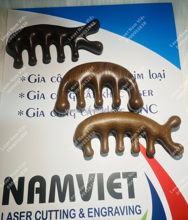 Cung cấp lược gỗ massage làm quà tặng doanh nghiệp - khắc logo theo yêu cầu
