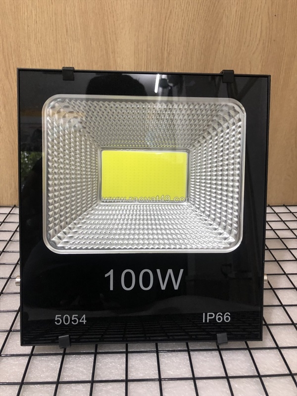 ~/Img/2026/7/den-pha-led-pl4-ngoai-troi-50w-200w-02.jpg