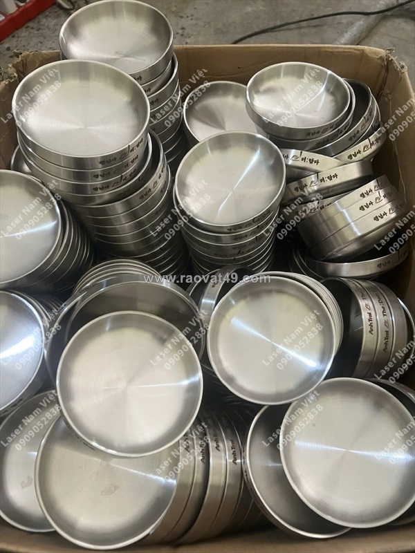 ~/Img/2026/7/dich-vu-khac-laser-logo-to-chen-ly-muong-nia-inox-theo-yeu-cau-02.jpg