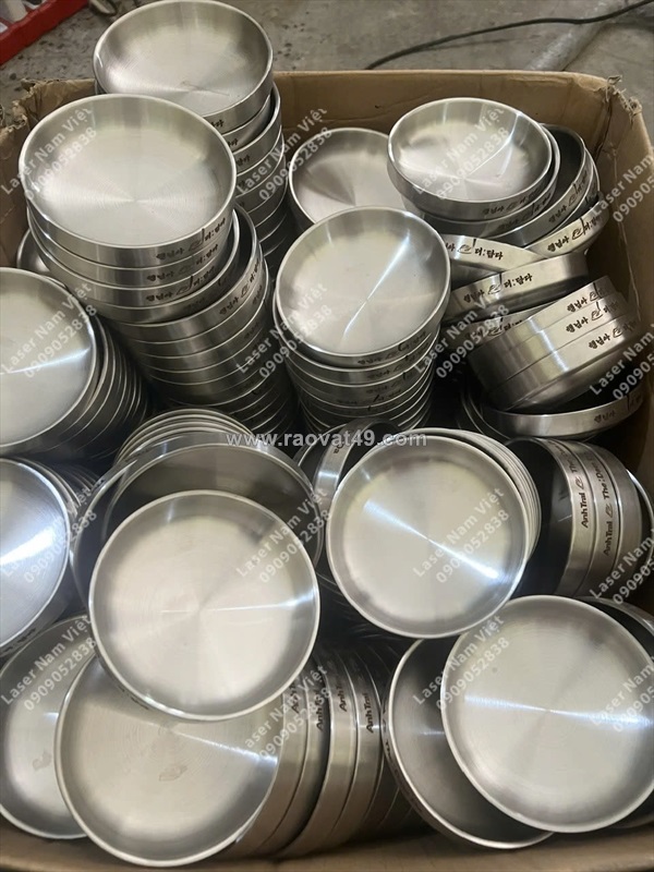 Dịch vụ khắc laser logo tô, chén, ly, muỗng, nĩa inox theo yêu cầu