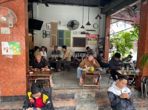 Do có việc riêng không trông coi quán được nên sang lại quán cafe góc 2 mặt tiền
