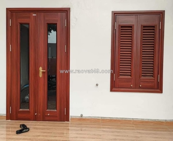 ~/Img/2026/7/gia-cua-thep-van-go-5d-classic-tai-phuong-an-phu-dong-moi-nhat-2026-bao-gia-chi-tiet-tu-hoa-binh-door-02.jpg
