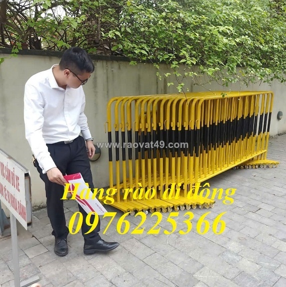 ~/Img/2026/7/hang-rao-sat-di-dong-tai-ha-noi-02.jpg