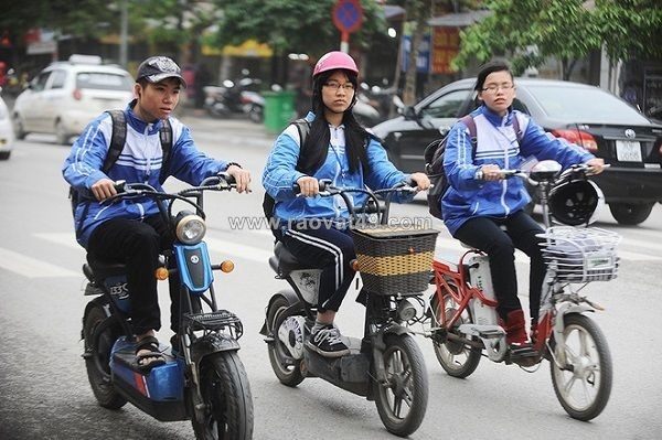 Học sinh cấp 2 có được đi xe đạp điện không? quy định mới nhất phụ huynh cần biết