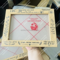 Khung gỗ khắc laser theo yêu cầu - lưu giữ khoảnh khắc, trao gửi kỉ niệm