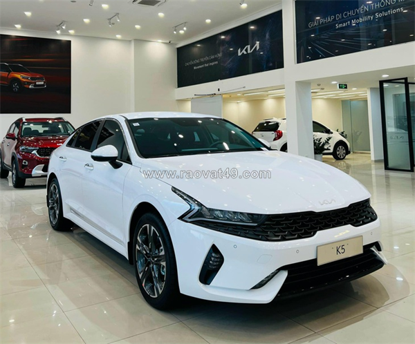 ~/Img/2026/7/kia-k5-trang-mau-sedan-hang-d-sang-trong-tai-kia-dak-lak-01.png