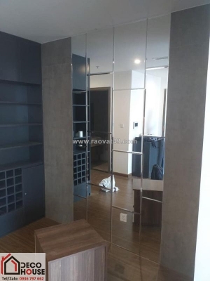 Nên dùng gương ốp tường hay gương khổ lớn cho phòng khách?