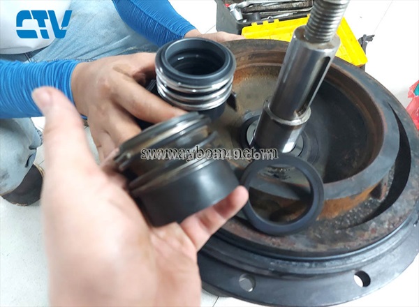 Nguyên nhân và cách khắc phục phớt bơm công nghiệp bị hỏng