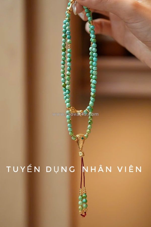 Tuyển nữ nhân viên cửa hàng charm by bila