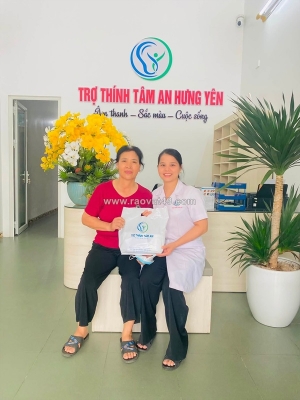 Ba mẹ bạn có hay than phiền ù tai hay nghe không rõ không?
