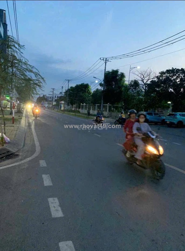Bán đất thổ cư 147.1m2 hẻm xe hơi ngay thị trấn hóc môn