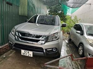 Bán isuzu mu-x 2017 – số tự động, máy dầu – xe gia đình chính chủ
