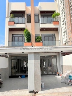 Bán nhà 1 trệt 2 lầu đường trần đại nghĩa dĩ an bình dương