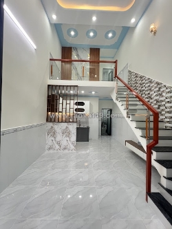 Bán nhà cấp 4 gác lửng sát chợ tân long dĩ an