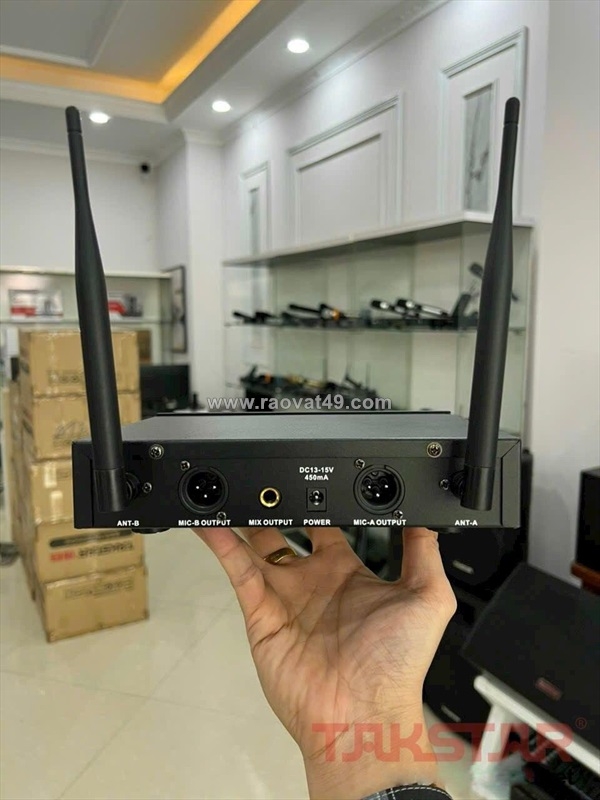 ~/Img/2026/8/bo-micro-khong-day-uhf-takstar-ts3310uh-am-thanh-ro-ket-noi-on-dinh-02.jpg