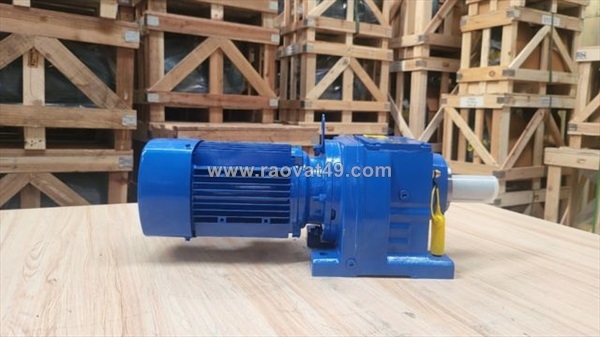 ~/Img/2026/8/cac-ung-dung-thuc-te-cua-motor-giam-toc-tai-nang-r-11kw-15hp-02.jpg