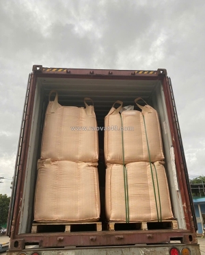Cách xả đáy bao jumbo 1 tấn đựng cà phê trong 10 giây - đừng dùng dao rạch bao