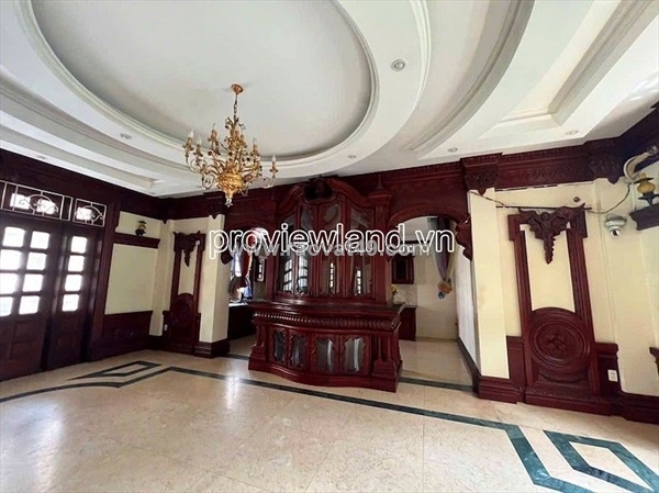 ~/Img/2026/8/cho-thue-biet-thu-mat-tien-nguyen-van-huong-1300m2-3-tang-17p-ho-boi-rong-02.jpg