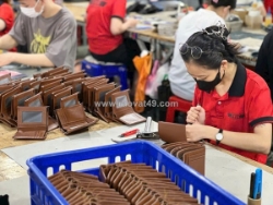 Gia công đồ da giúp doanh nghiệp tối ưu chi phí sản xuất và nâng cao hiệu quả kinh doanh